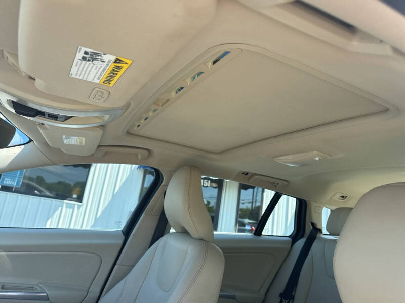 2016 Volvo V60 Platinum - Photo 12