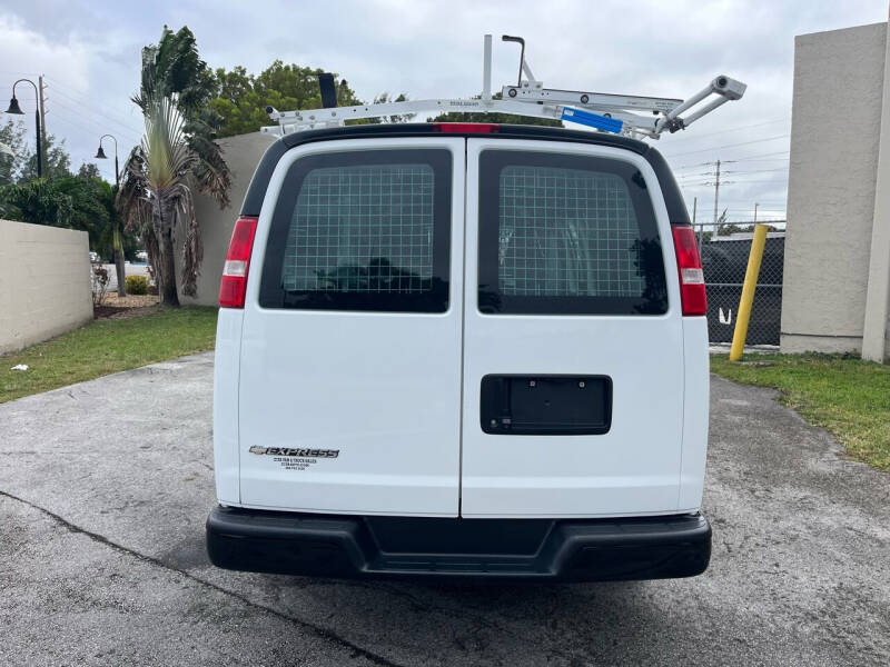 2018 Chevrolet Express 2500