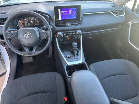 2024 Toyota RAV4 Hybrid LE