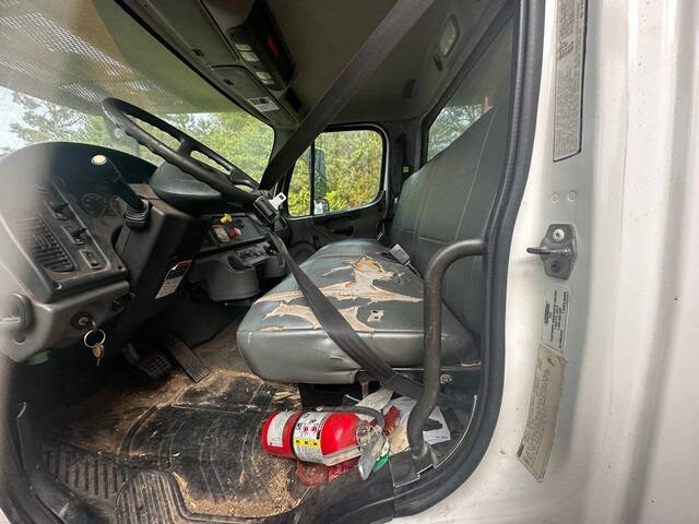 2012 Freightliner M2 106