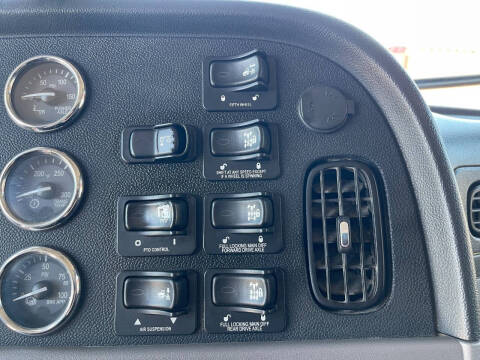 2015 Peterbilt 389