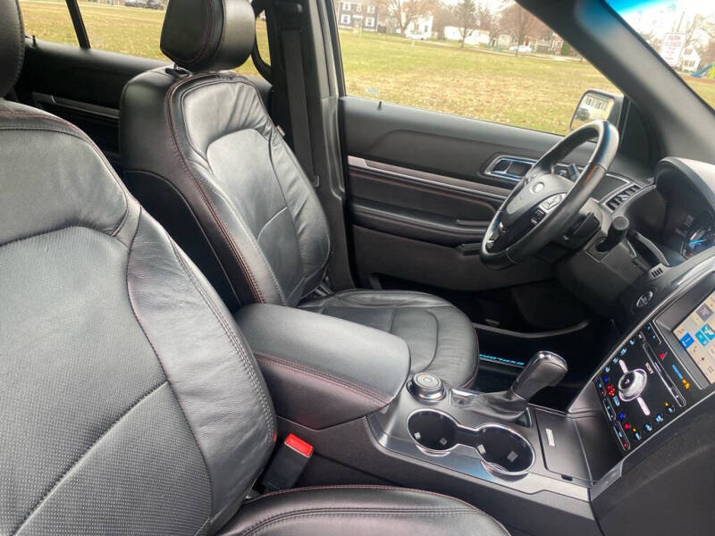 2017 Ford Explorer Sport