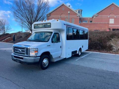 2017 Ford E-450