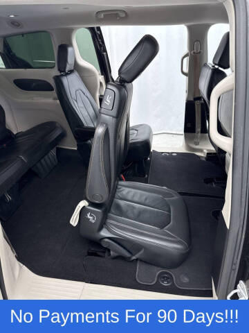 2017 Chrysler Pacifica Touring-L