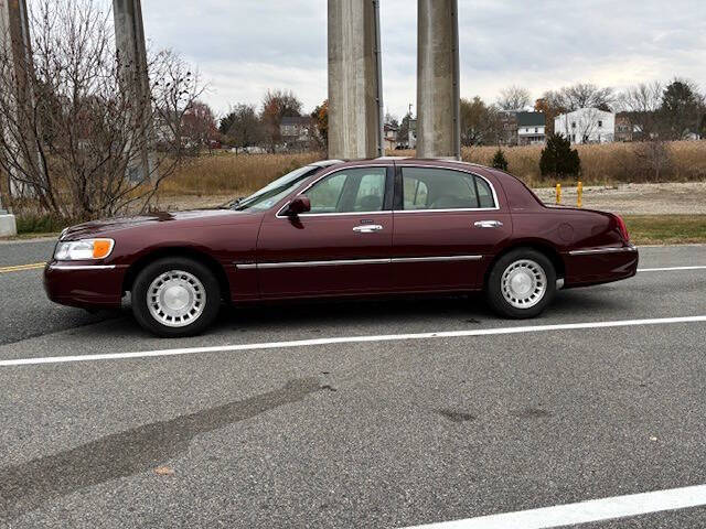 2000 Lincoln Town Car Executive