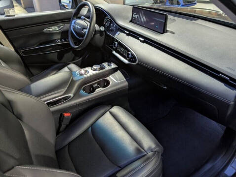 2025 Genesis GV70 2.5T Standard