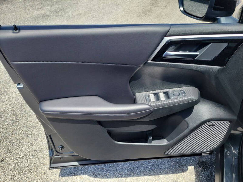 2026 Mitsubishi Outlander LE