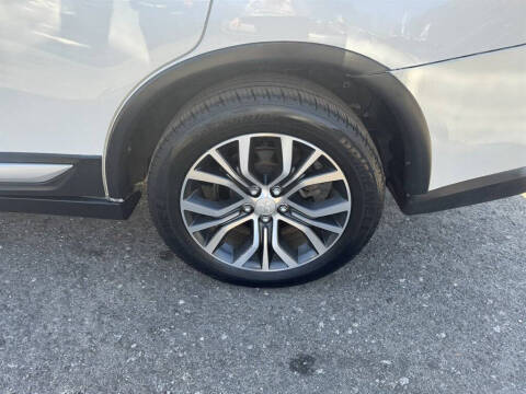 2017 Mitsubishi Outlander ES