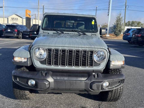 2025 Jeep Gladiator NightHawk