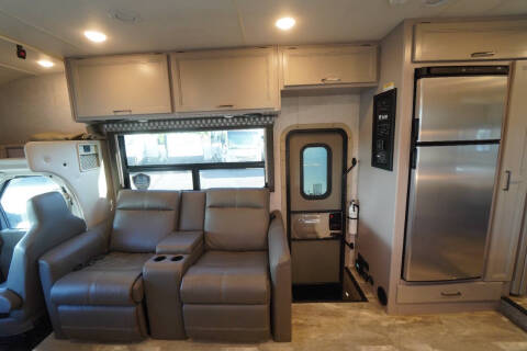 2023 Thor Motor Coach Quantum
