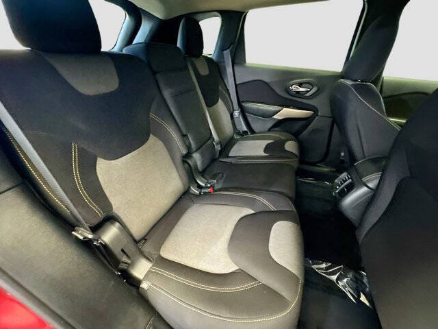 2017 Jeep Cherokee Sport