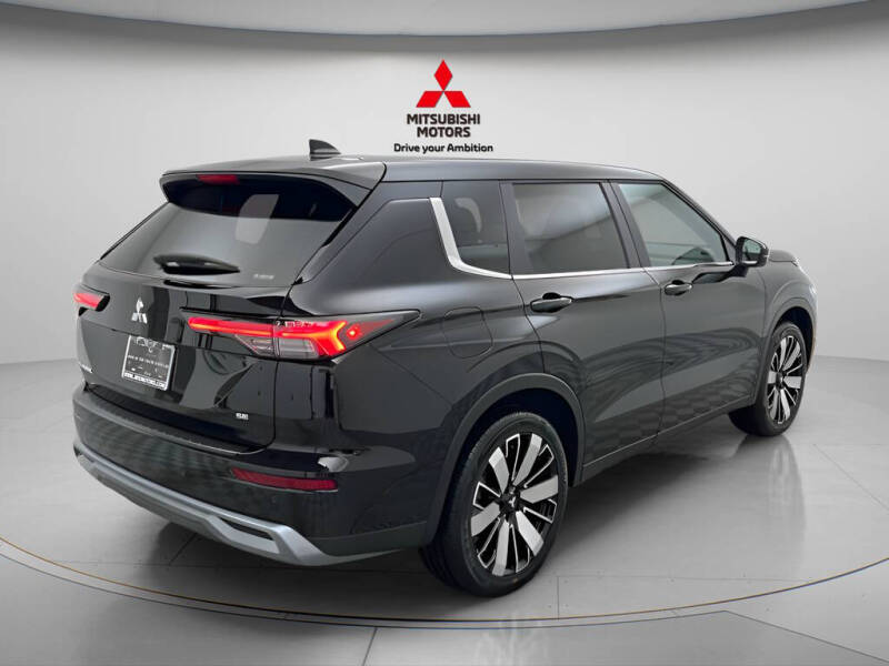 2026 Mitsubishi Outlander SE