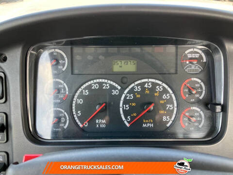 2015 Freightliner M2 106