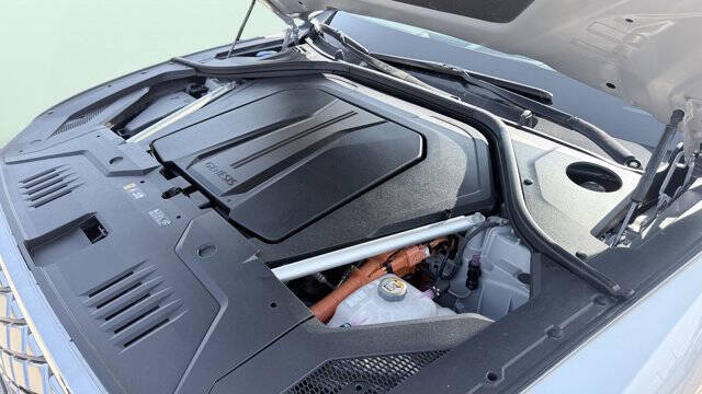 2023 Genesis Electrified GV70