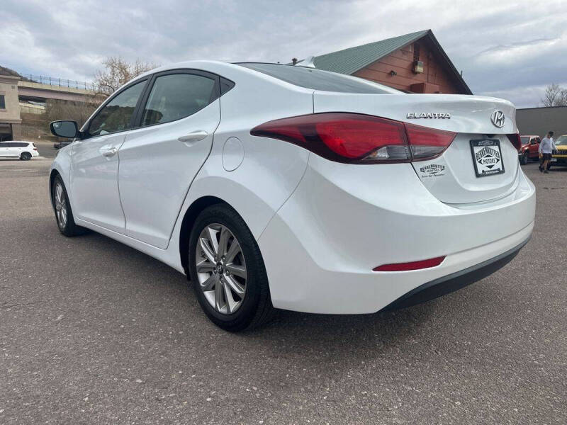 2015 Hyundai Elantra SE