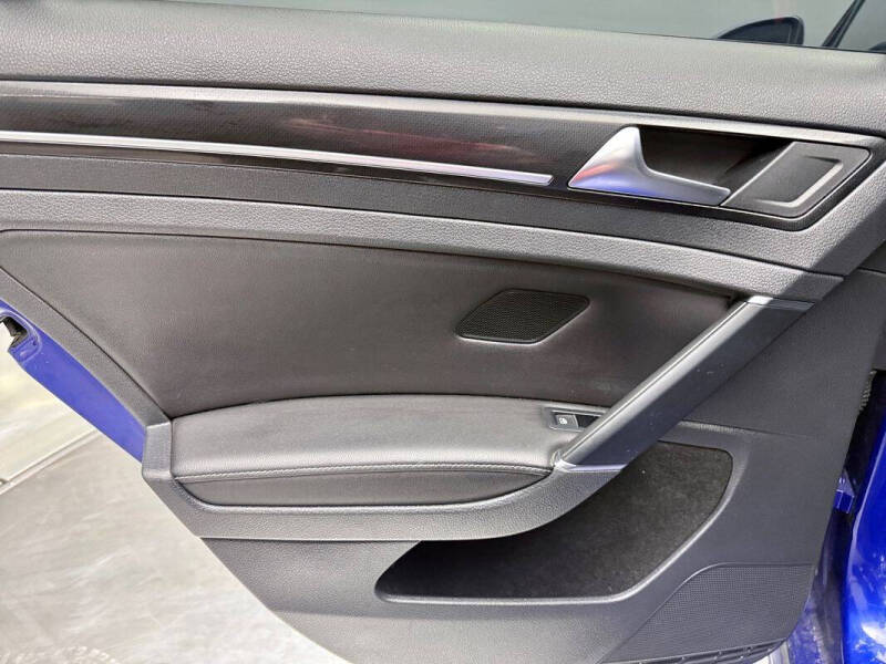 2017 Volkswagen Golf R 4Motion