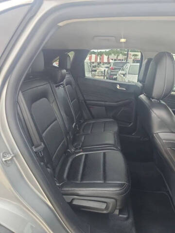 2022 Ford Escape SEL