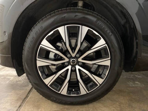 2025 Volvo XC60 B5 Plus Dark Theme