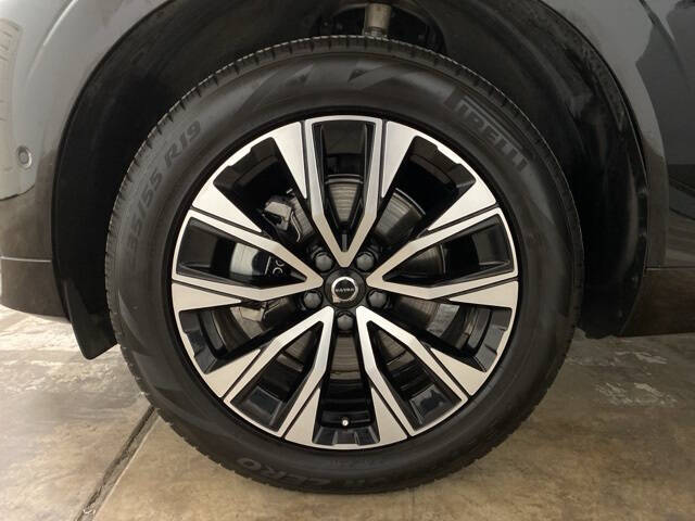 2025 Volvo XC60 B5 Plus Dark Theme