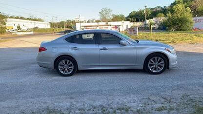 2012 INFINITI M 56 photo 4