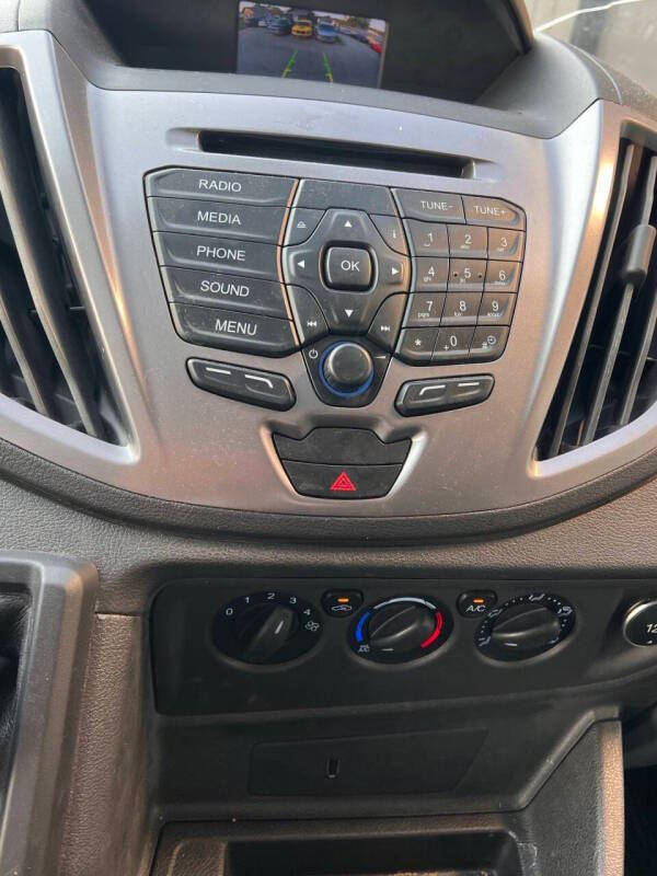 2019 Ford Transit 150 XLT