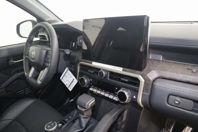 2024 Toyota Tacoma Limited HV