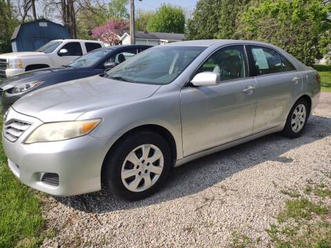 2011 Toyota Camry for sale at Dave's Car Corner in Hartford City IN
