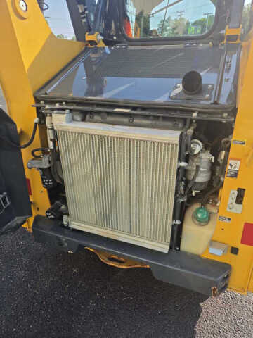 2019 John  Deere 318G