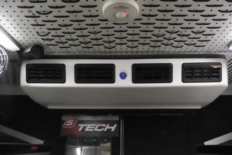 2015 Freightliner MT45 Chassis