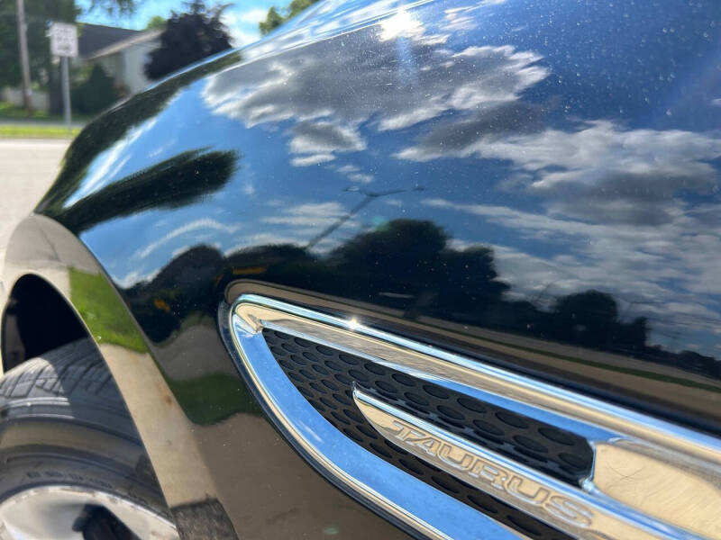 2019 Ford Taurus SEL
