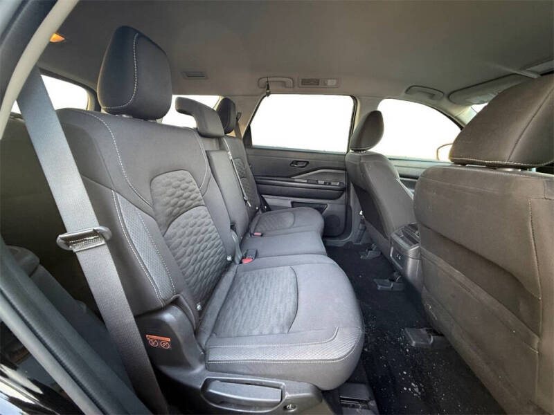 2024 Nissan Pathfinder S