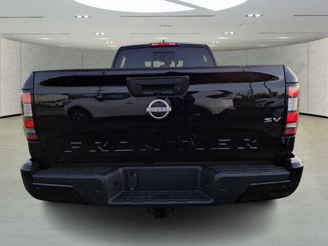 2024 Nissan Frontier SV