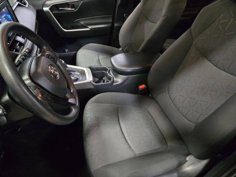 2021 Toyota RAV4 Hybrid XLE