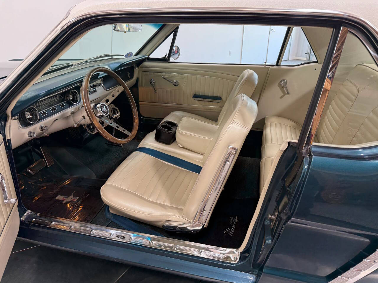 1965 Ford Mustang 57