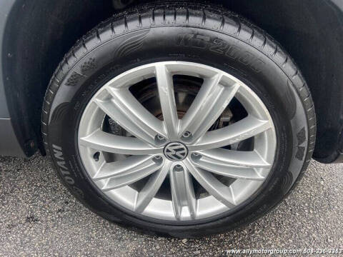 2014 Volkswagen Tiguan S 4Motion