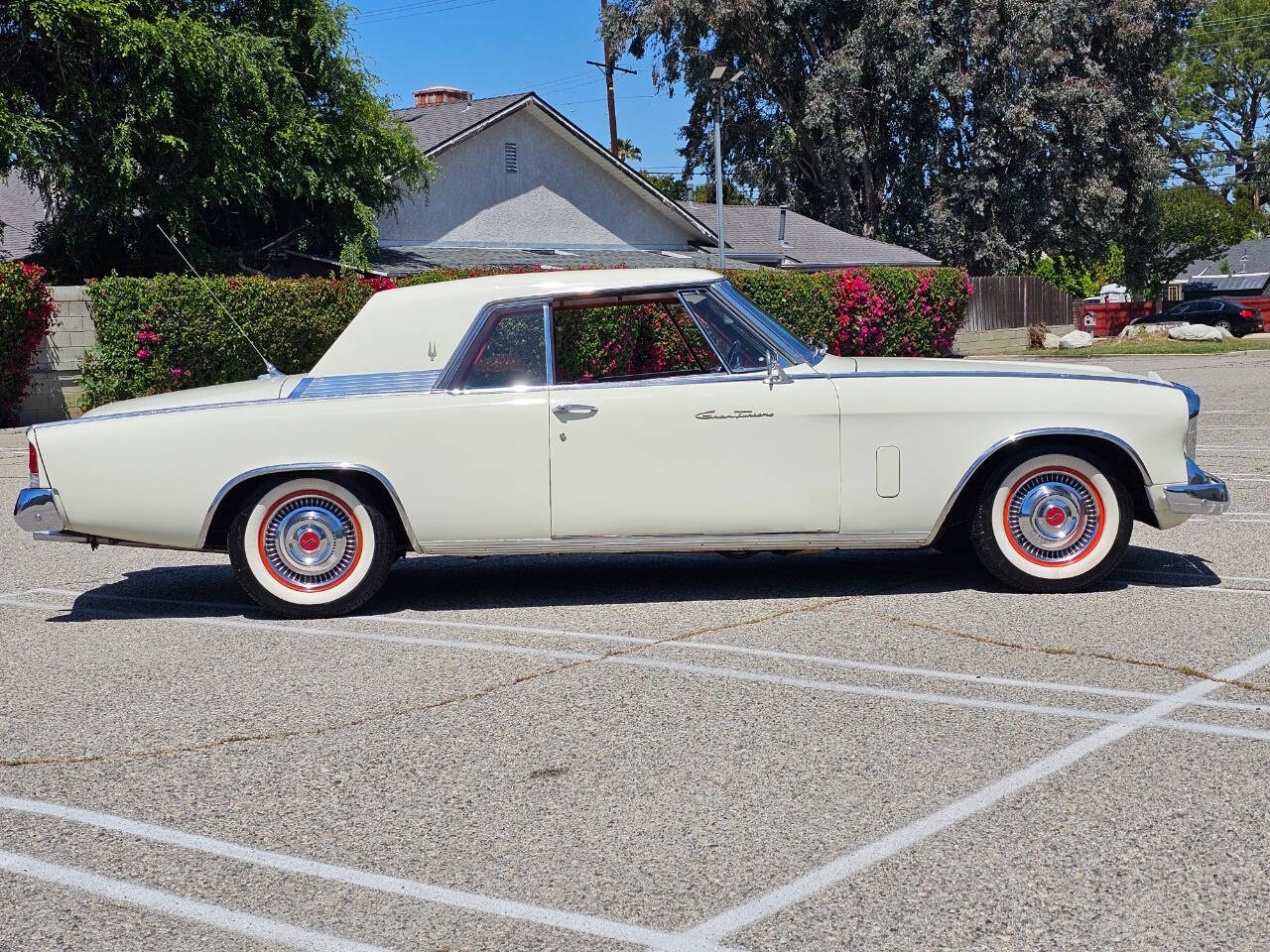 1962 Studebaker Golden Hawk 2