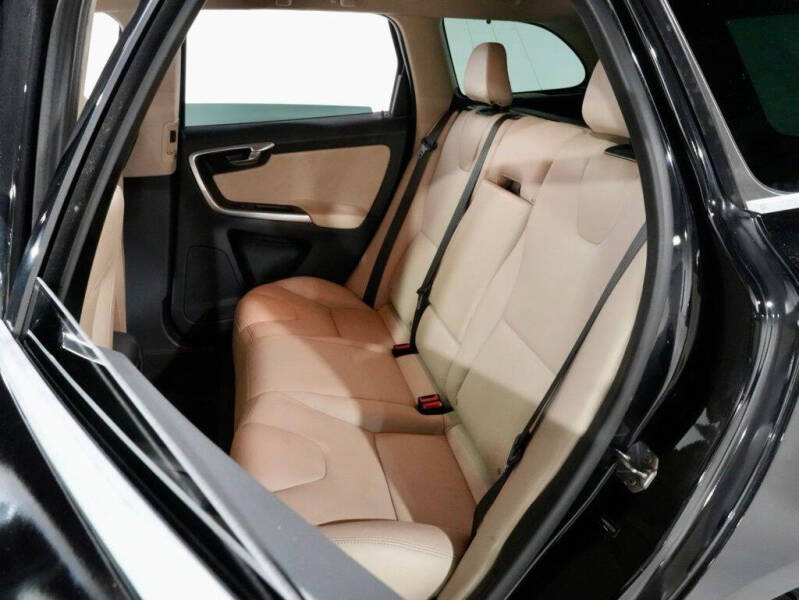 2017 Volvo XC60 T5 Dynamic