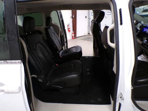 2021 Chrysler Pacifica Touring L