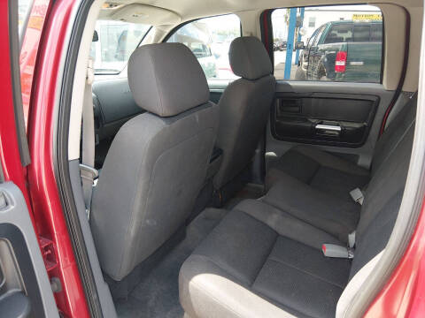 2006 Mitsubishi Raider LS