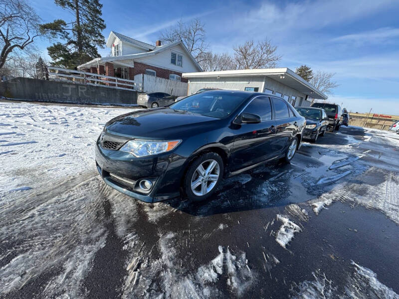 2014 Toyota Camry for sale at The Car Cove, LLC in Muncie IN