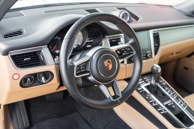 2017 Porsche Macan 20