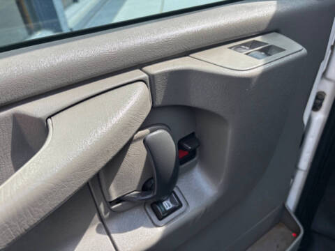 2014 Chevrolet Express 2500 Cargo Van