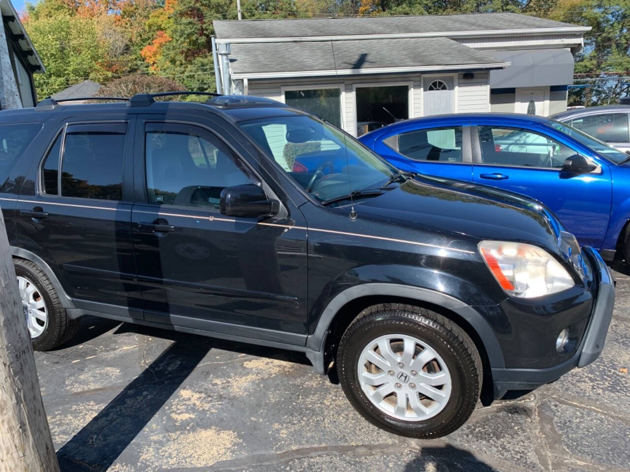 2005 Honda CR-V for sale at Chuckie Bizzarro's Fleetwing Auto in Erie, PA