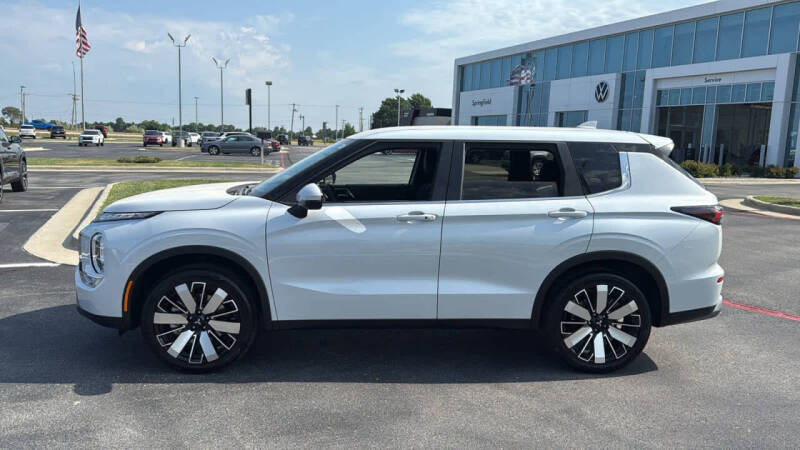 2025 Mitsubishi Outlander SE