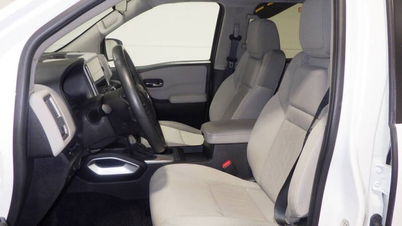 2025 Nissan Frontier SV