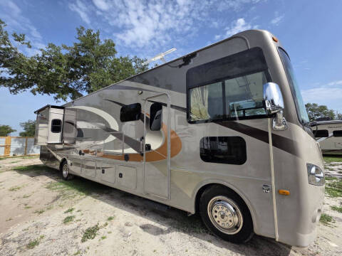 2016 Thor Motor Coach Hurricane