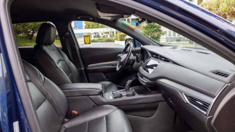 2021 Cadillac XT4 Premium Luxury