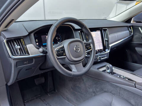 2023 Volvo S90 B6 Plus