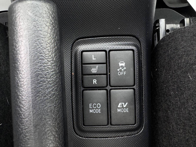 2018 Toyota Prius c Four