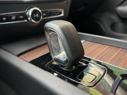 2023 Volvo S60 B5 Ultimate Bright Theme